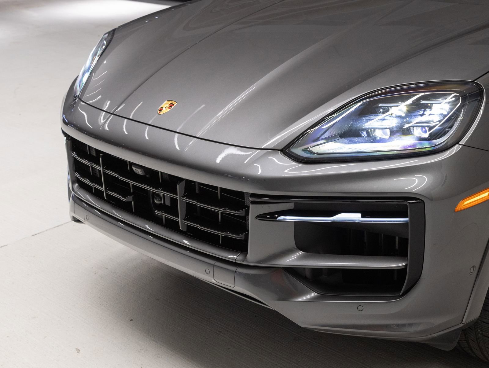 Certified 2025 Porsche Cayenne image 32
