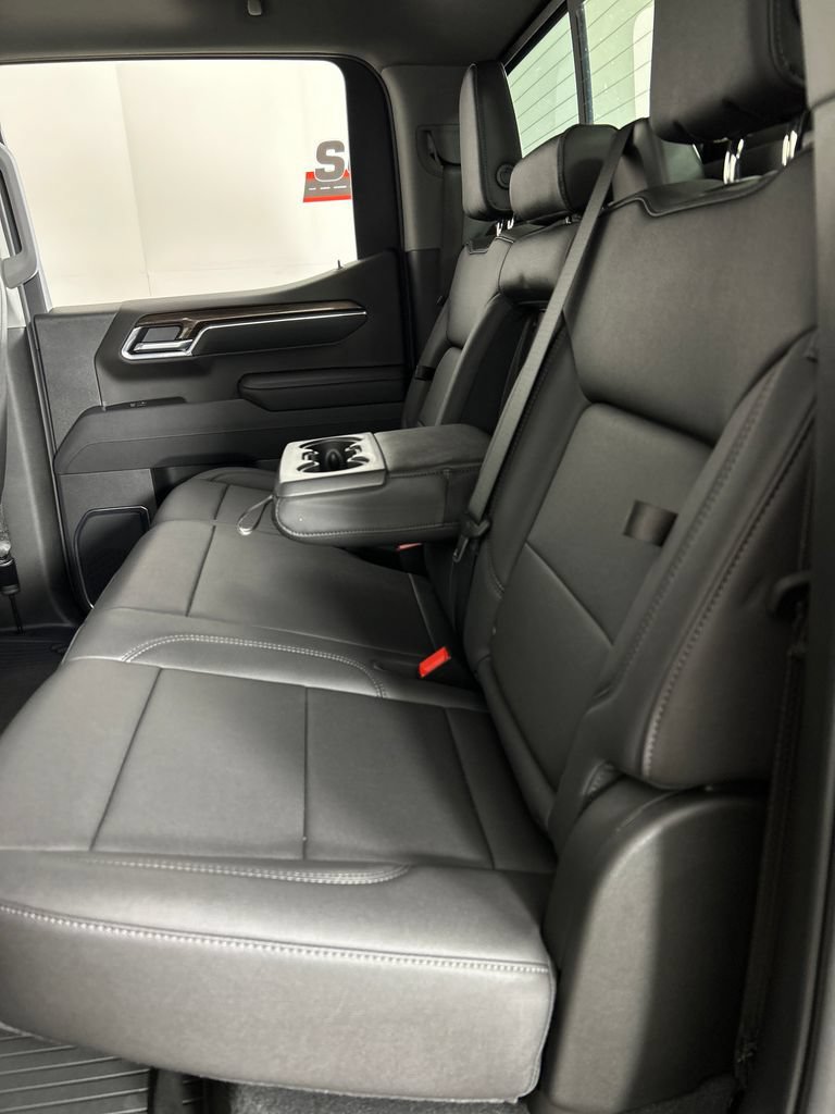 Used 2026 Chevrolet Silverado 1500 LT Trail Boss w/ LT Trail Boss Premium Package AWD/4WD image 18