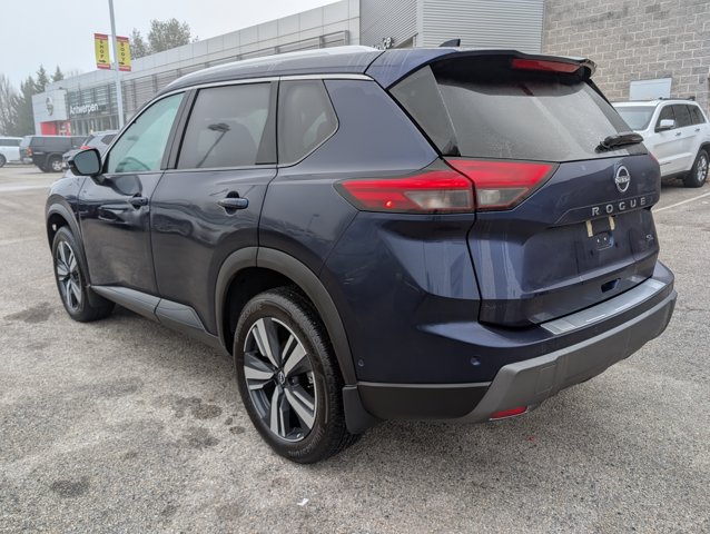 Certified 2025 Nissan Rogue SL FWD image 5