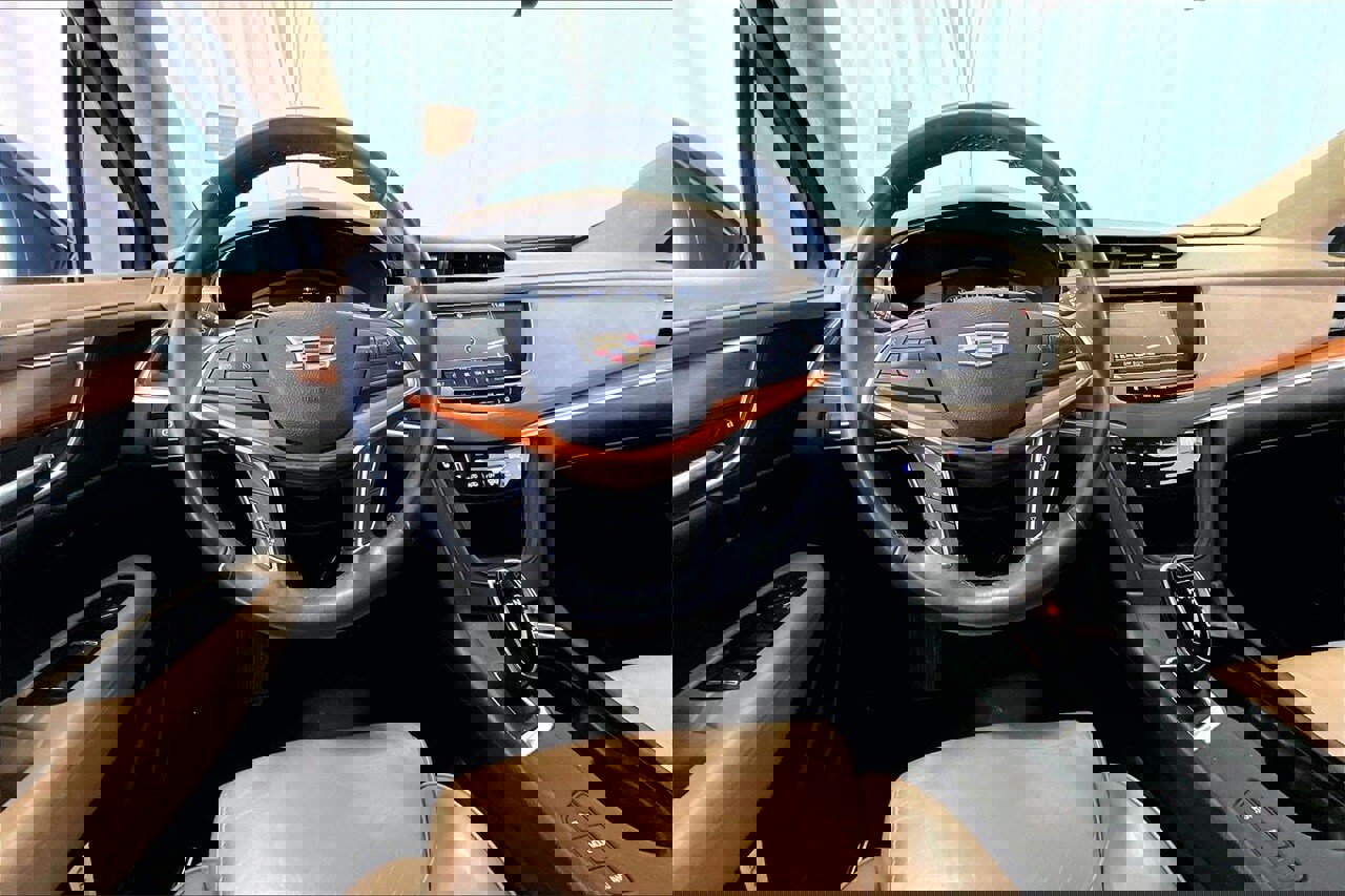 Used 2017 Cadillac XT5 Platinum image 14