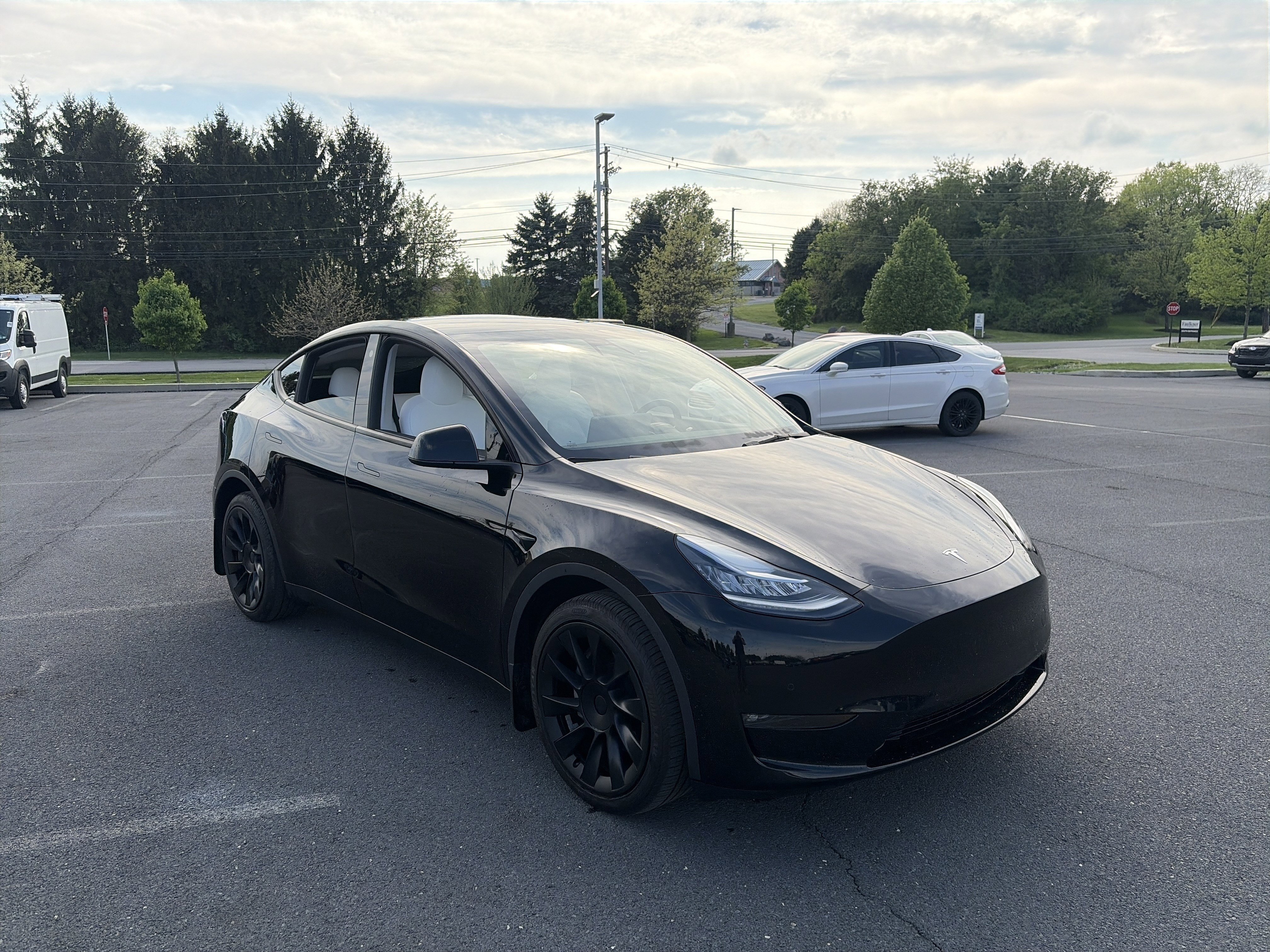 Used 2021 Tesla Model Y Long Range image 3