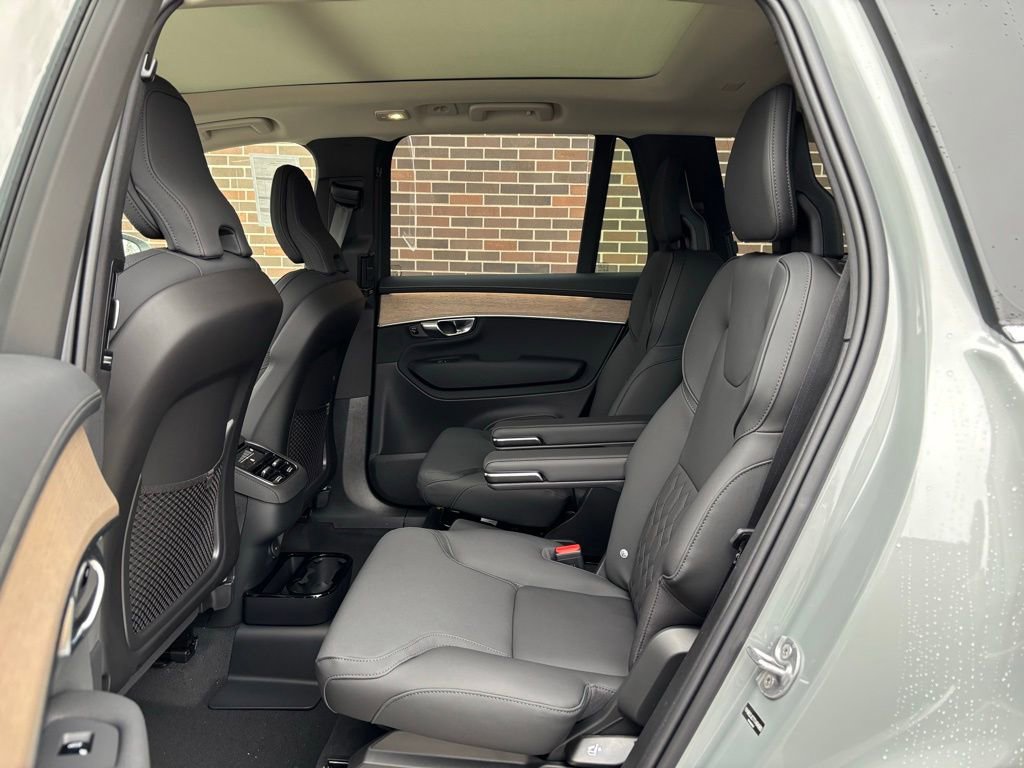 New 2026 Volvo XC90 B6 Plus w/ Protection Package AWD/4WD image 16