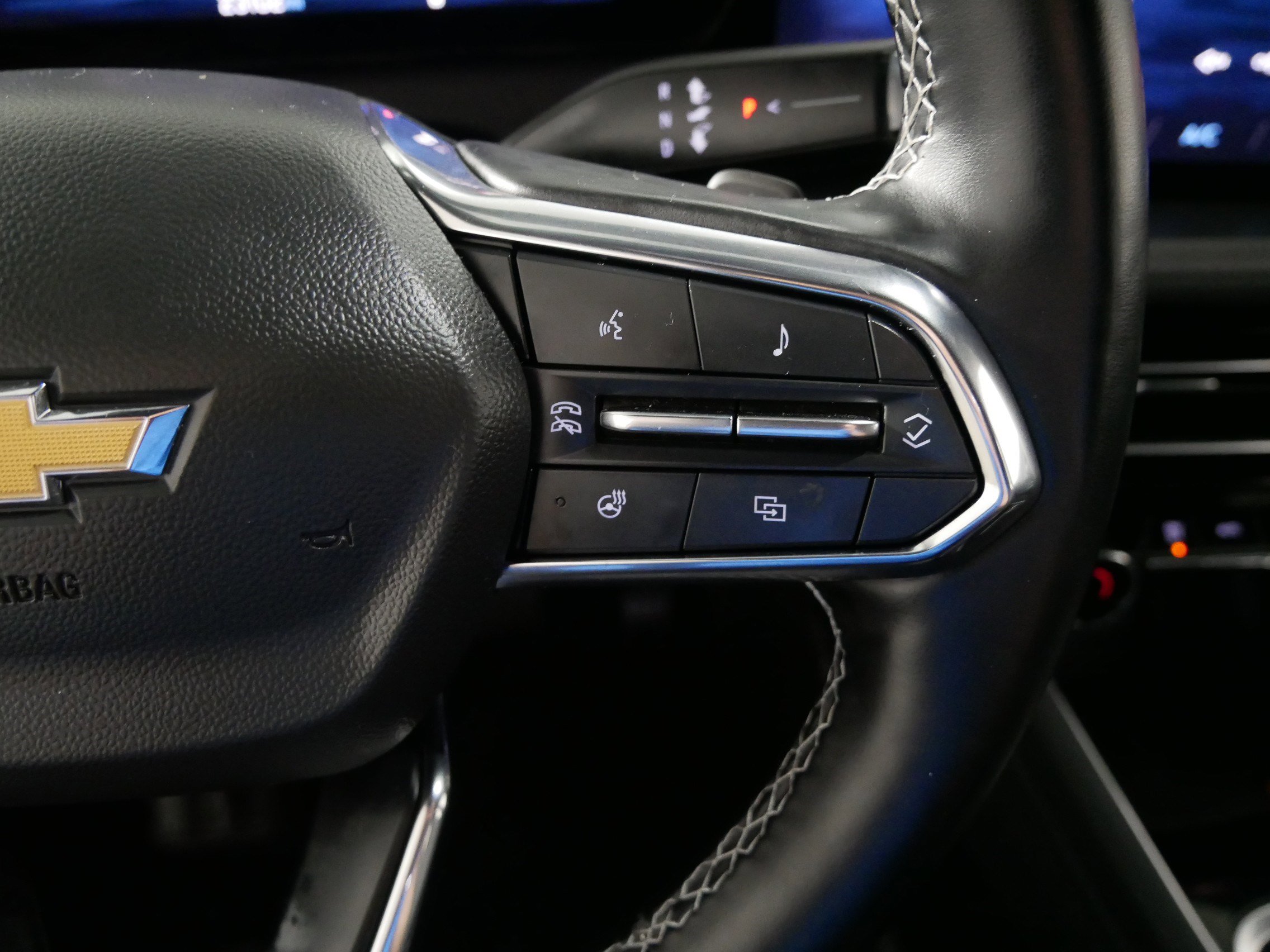 Used 2024 Chevrolet Traverse LT image 28