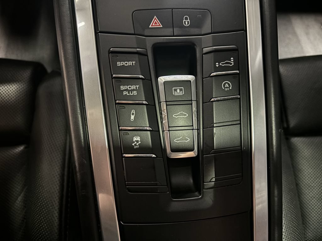 Used 2016 Porsche 911 Turbo AWD/4WD image 59