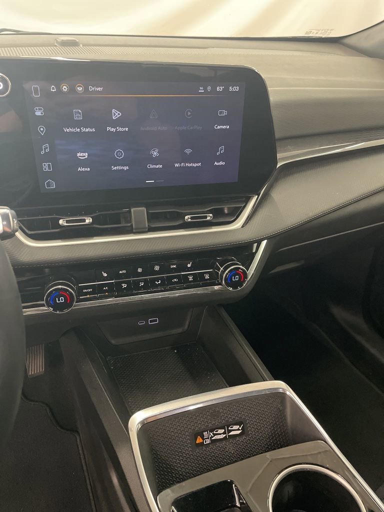 Used 2025 Chevrolet Equinox LT w/ Convenience Package II image 11