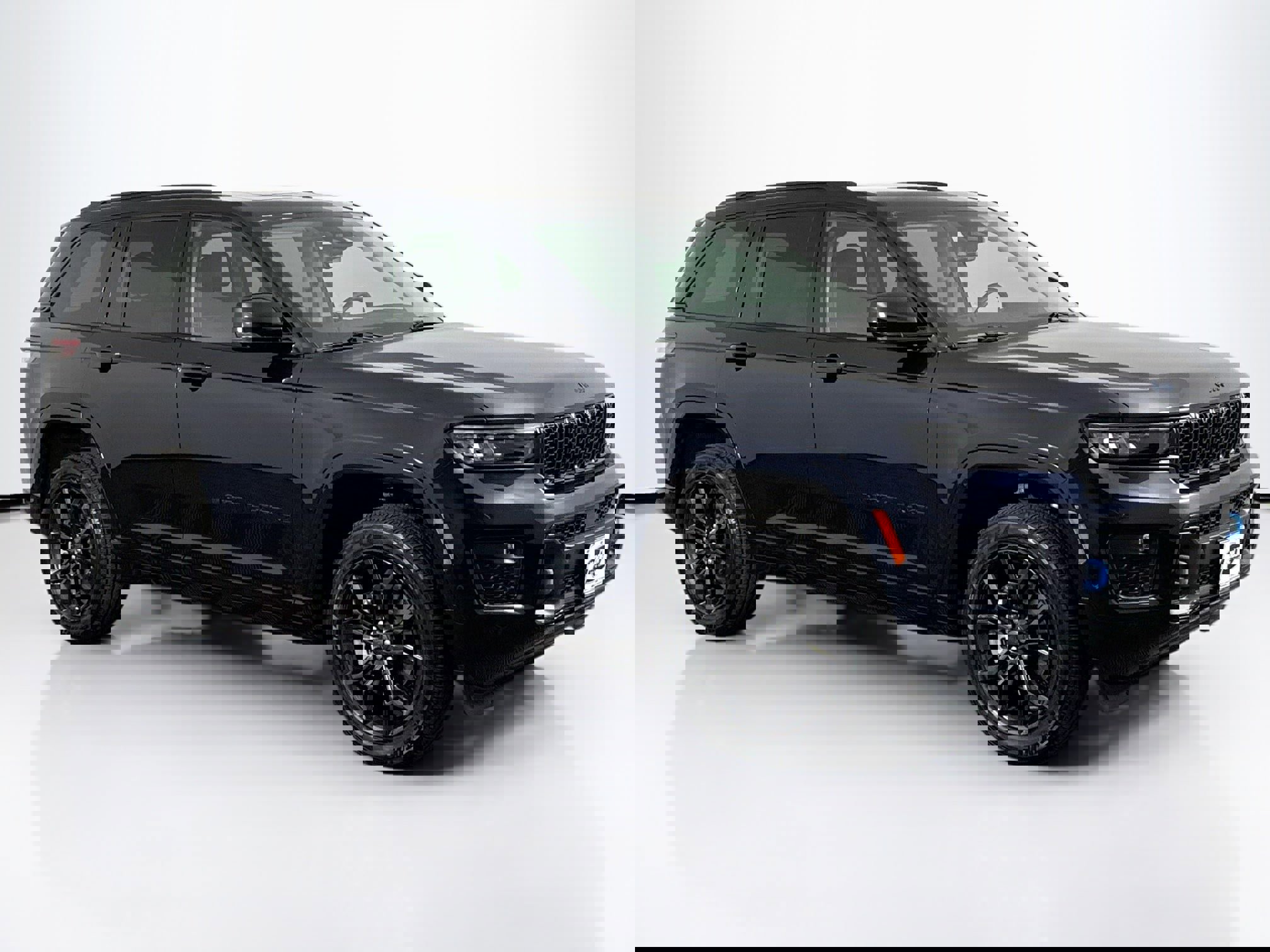 Used 2023 Jeep Grand Cherokee 30th Anniversary image 2