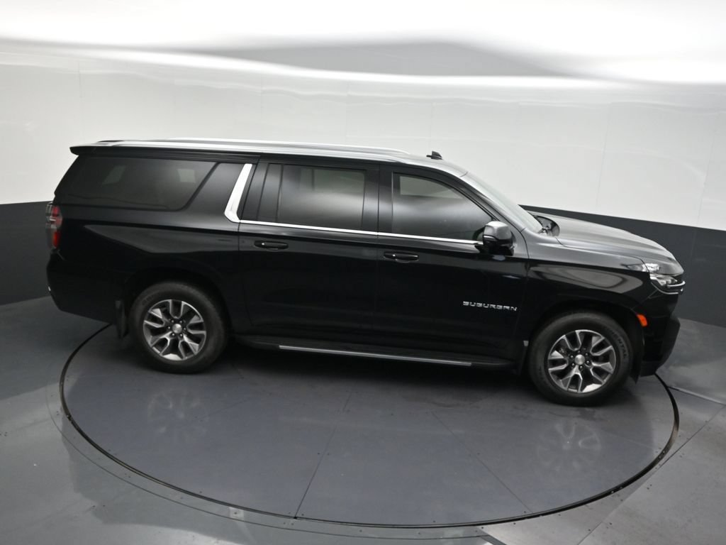 Used 2022 Chevrolet Suburban LT w/ Luxury Package RWD image 20