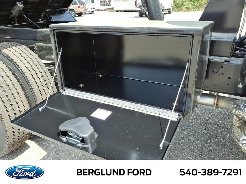 New 2027 Ford F750 2WD Regular Cab Super Duty image 11