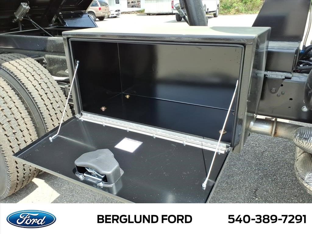 New 2027 Ford F750 2WD Regular Cab Super Duty image 11