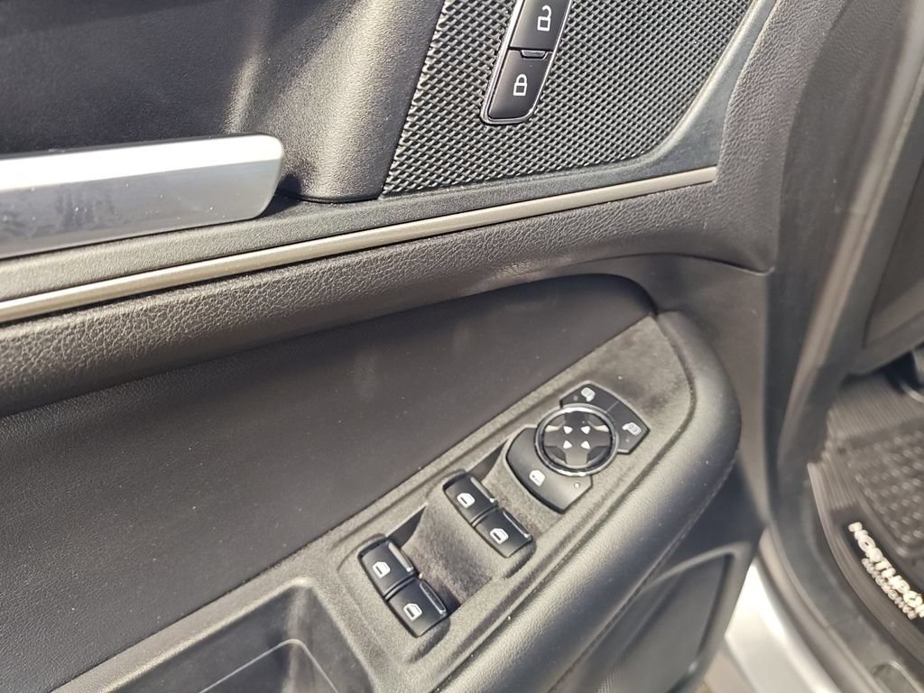 Used 2024 Ford Edge SEL AWD/4WD image 17