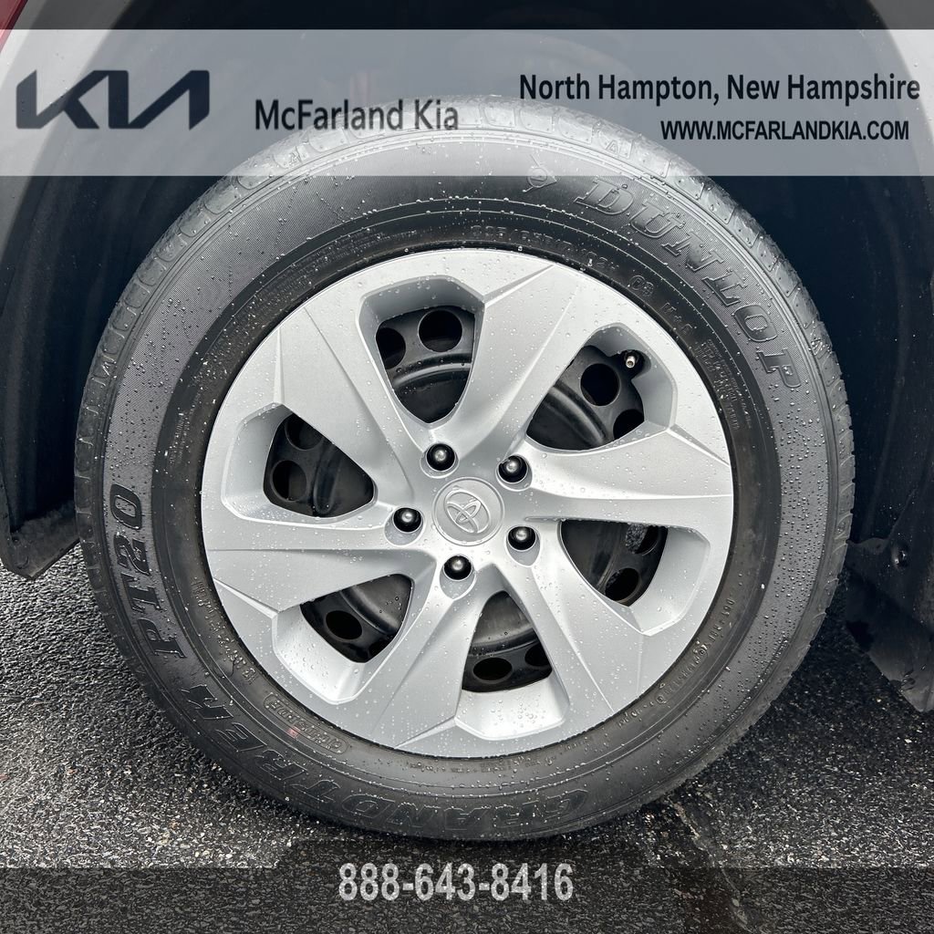 Used 2021 Toyota RAV4 LE image 20