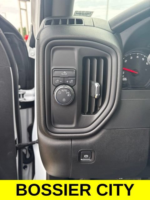Certified 2022 Chevrolet Silverado 1500 Custom RWD image 15