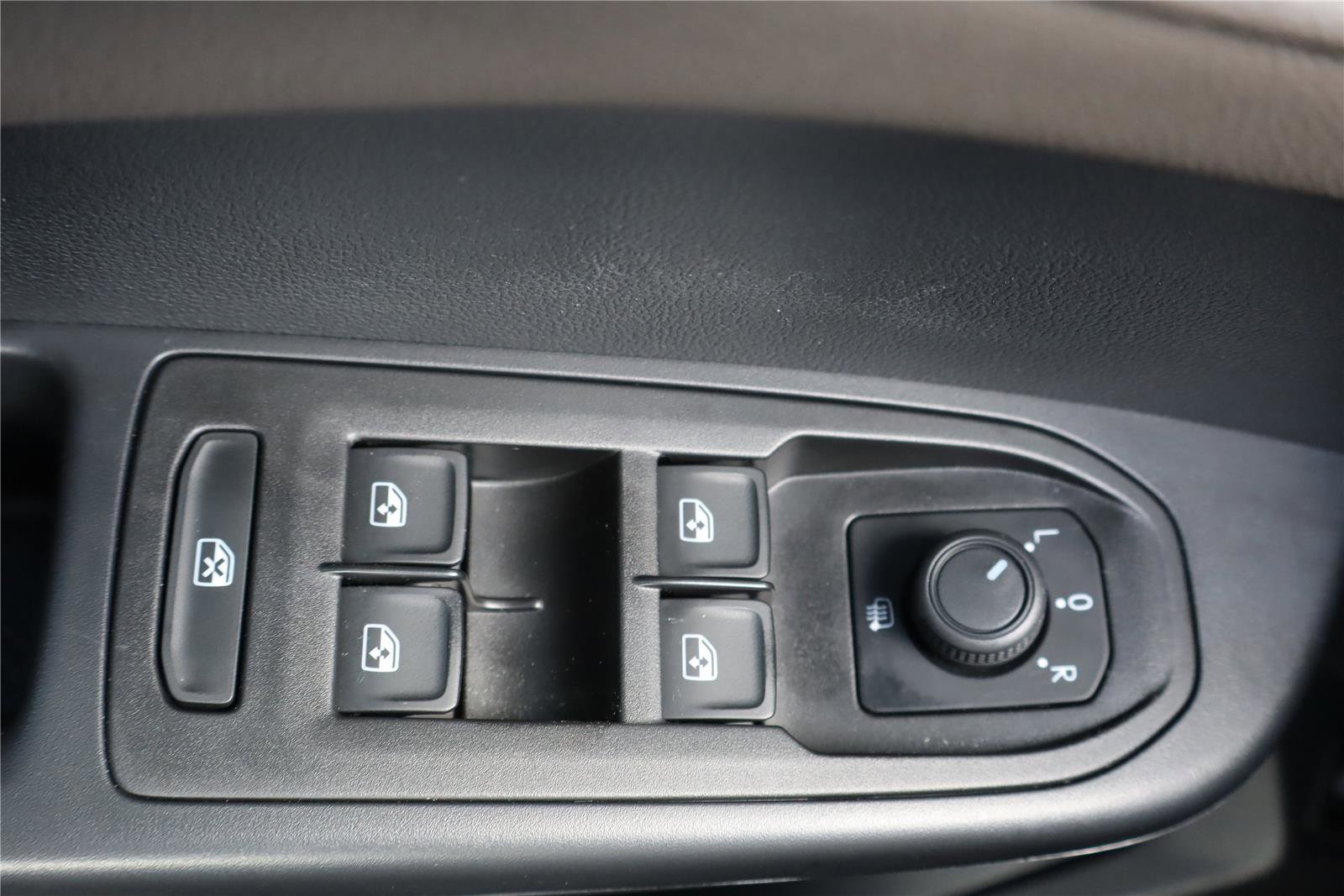 Certified 2023 Volkswagen Taos SEL AWD/4WD image 14