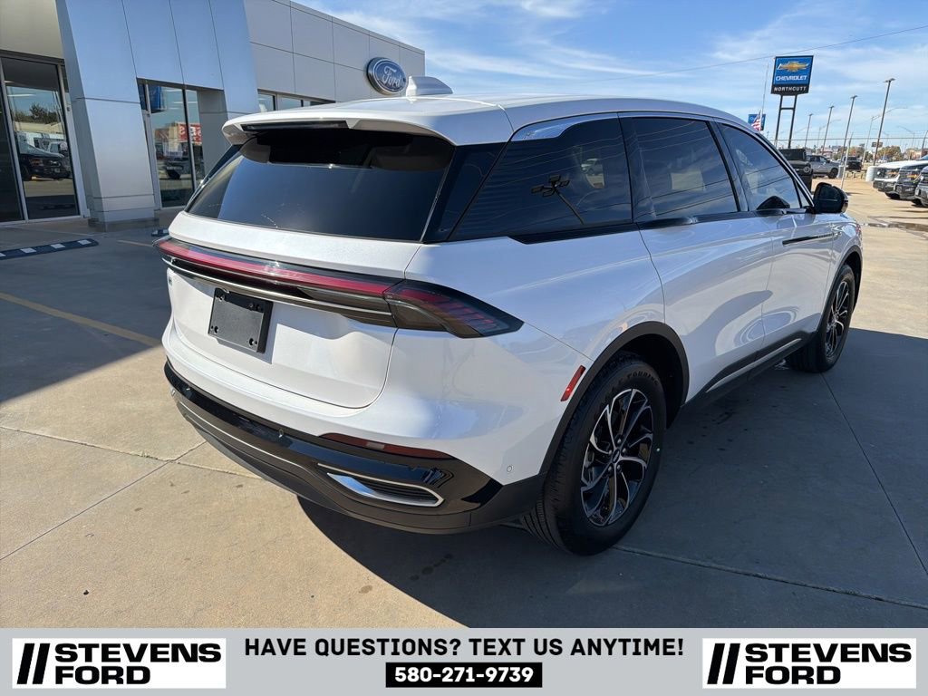 Used 2024 Lincoln Nautilus Premier image 4