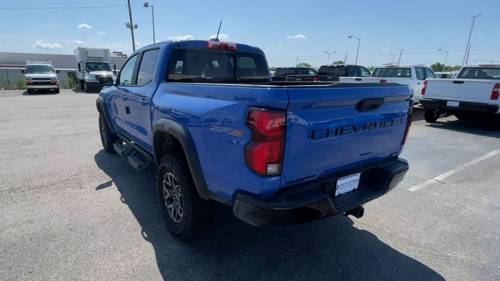 Used 2025 Chevrolet Colorado ZR2 w/ Technology Package image 8
