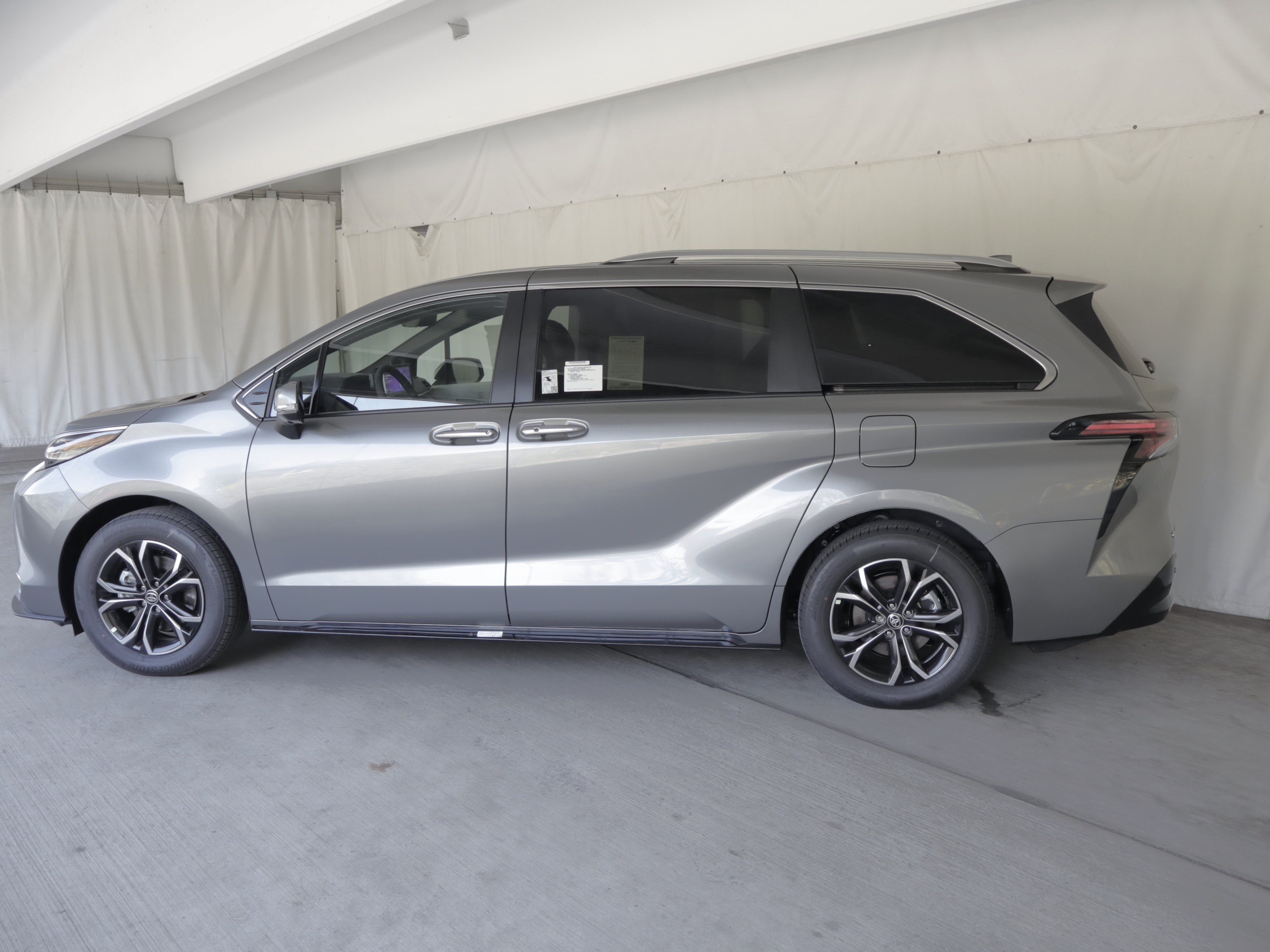 New 2026 Toyota Sienna Platinum AWD/4WD image 8