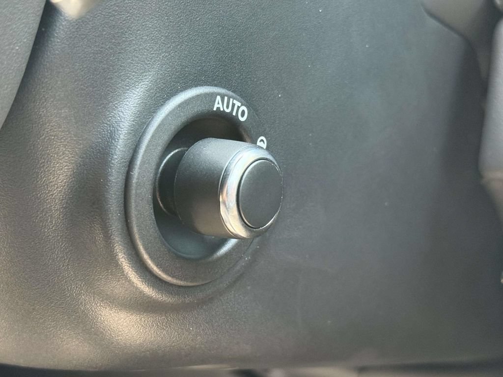 Used 2025 Land Rover Range Rover Sport Autobiography AWD/4WD image 25