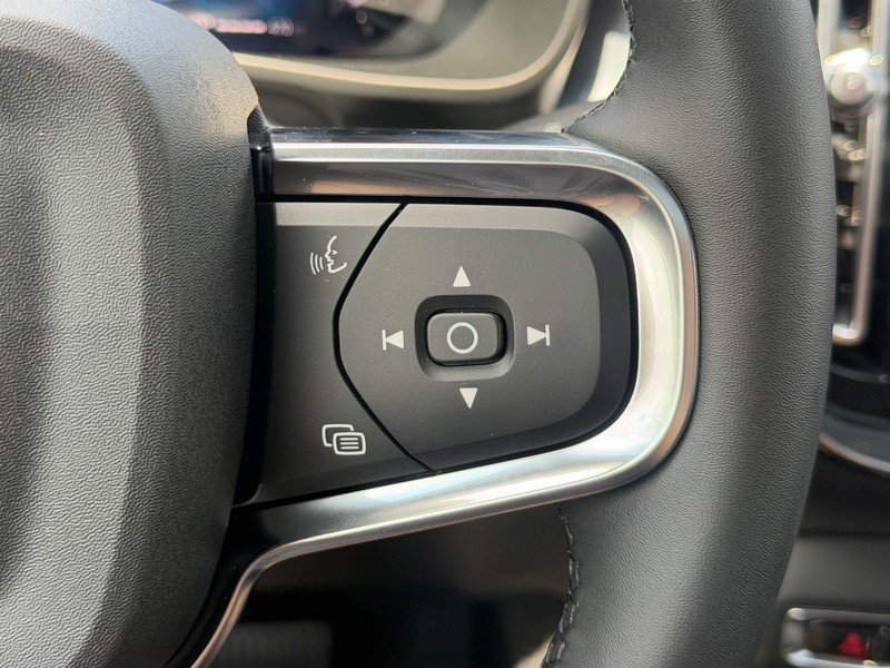 New 2026 Volvo XC40 B5 Ultra w/ Climate Package AWD/4WD image 11