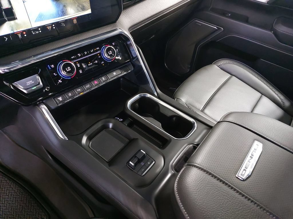 Used 2025 GMC Sierra 3500 Denali w/ Denali Reserve Package AWD/4WD image 24