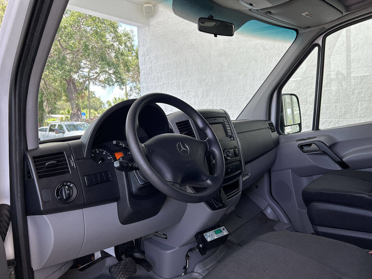 Used 2014 Mercedes-Benz Sprinter 2500 image 10