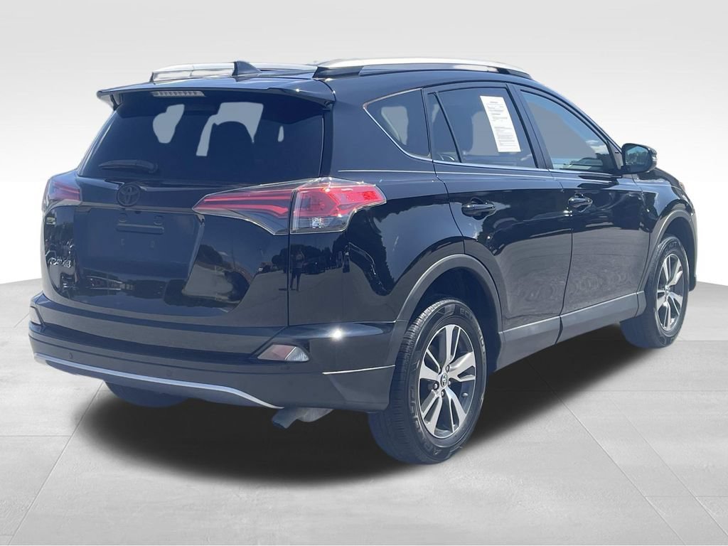 Used 2018 Toyota RAV4 XLE FWD image 3