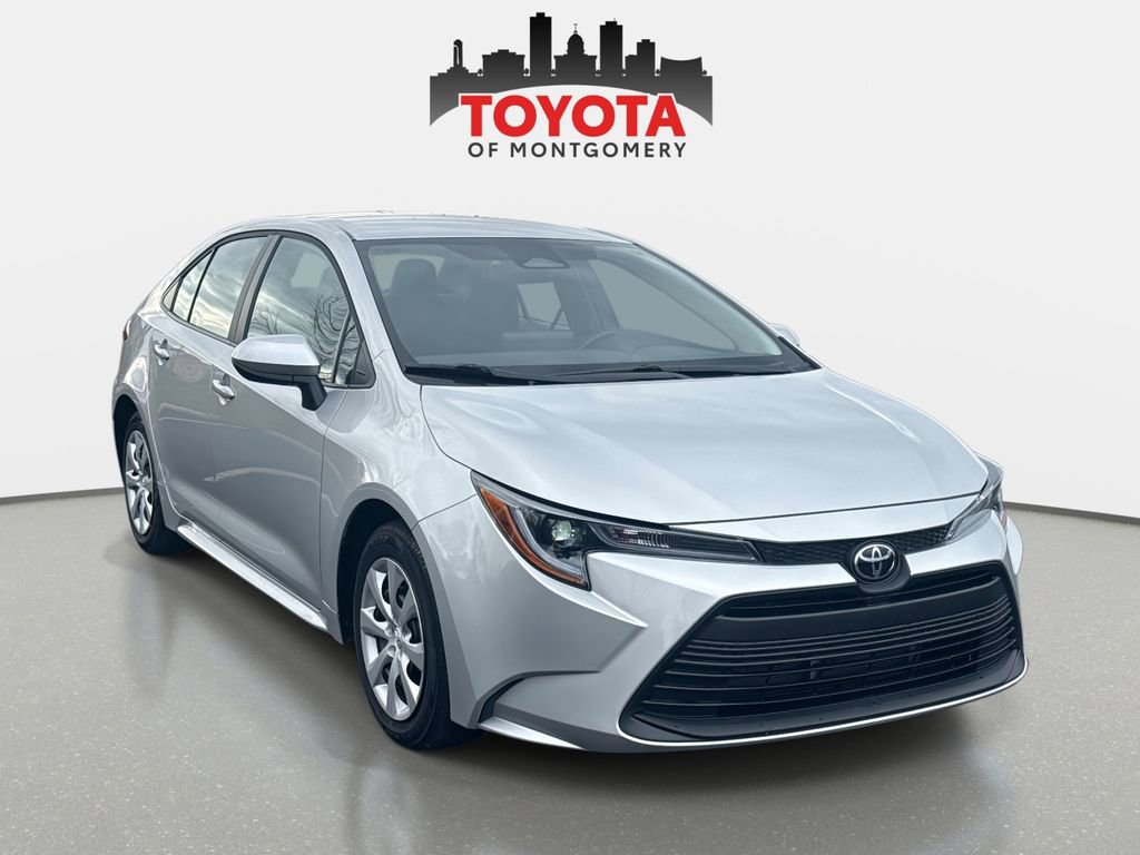 Used 2025 Toyota Corolla LE image 1