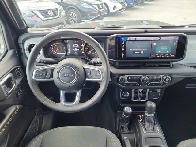 Used 2025 Jeep Wrangler Unlimited Sahara AWD/4WD image 14