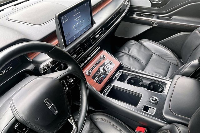 Used 2022 Lincoln Aviator Reserve w/ Equipment Group 201A image 18