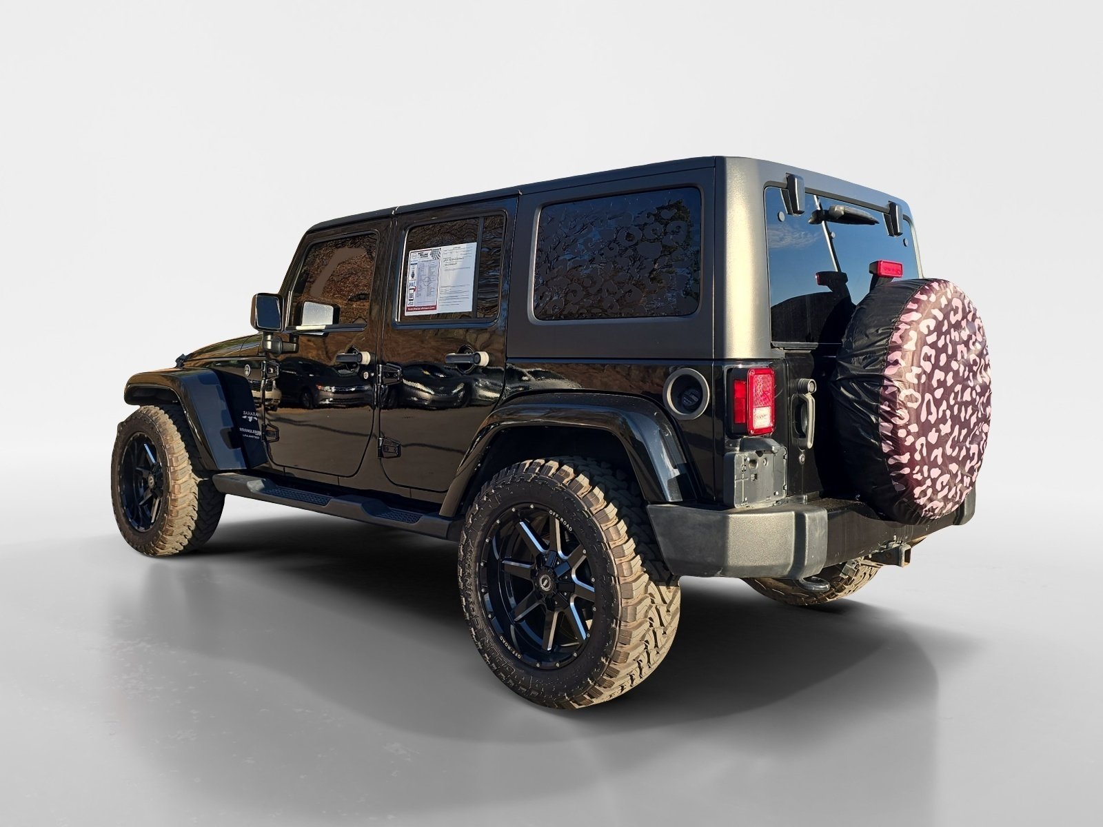 Used 2018 Jeep Wrangler Unlimited Sahara w/ Connectivity Group image 3