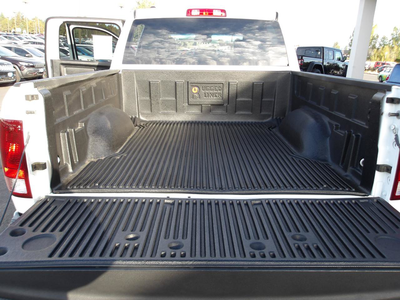 Used 2014 RAM 1500 ST w/ SXT Appearance Group AWD/4WD image 11