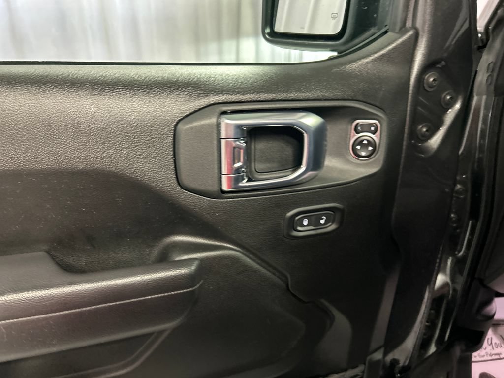 Used 2026 Jeep Gladiator Mojave AWD/4WD image 13
