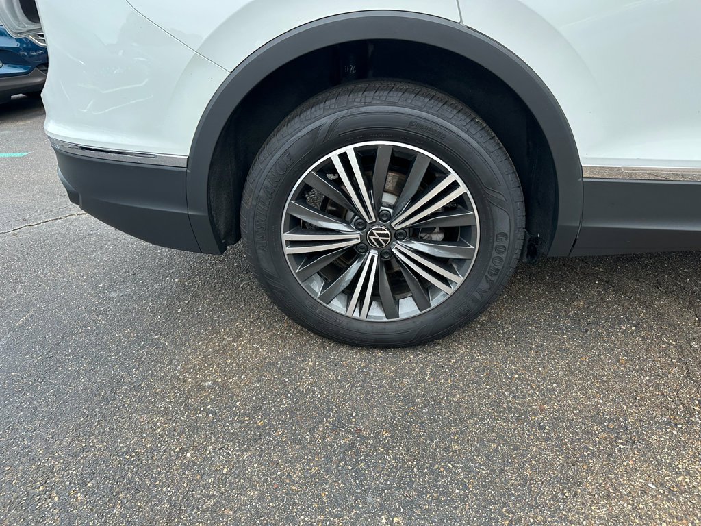 Used 2024 Volkswagen Tiguan Wolfsburg Edition image 5