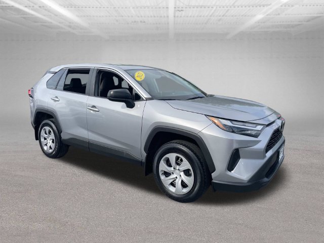 Used 2023 Toyota RAV4 LE AWD/4WD image 4