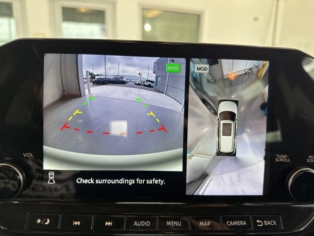 Used 2023 Nissan Pathfinder Platinum AWD/4WD image 24
