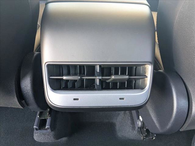 Used 2024 Tesla Model Y Long Range RWD image 18
