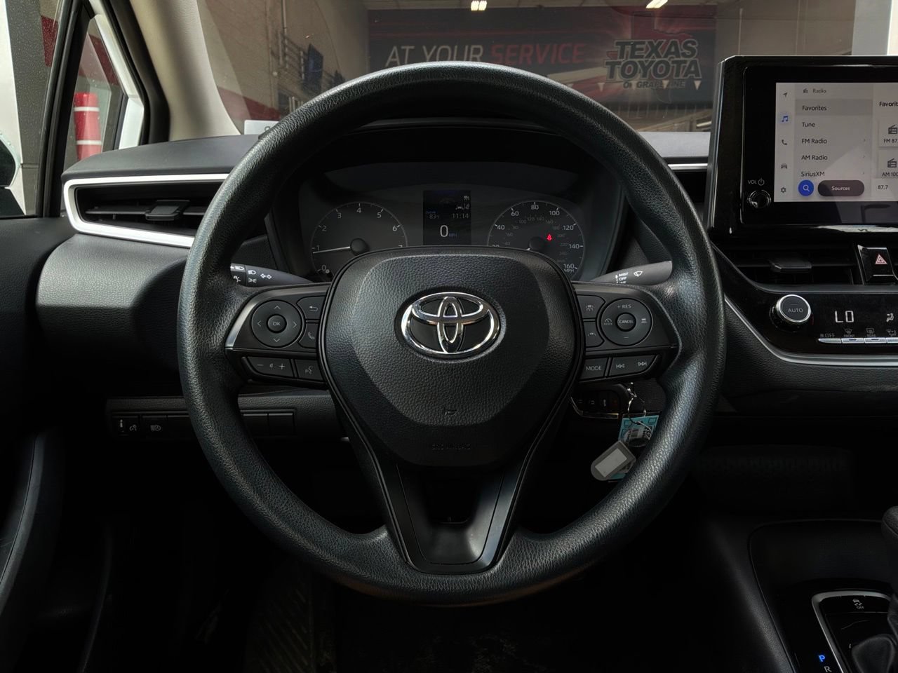 Used 2025 Toyota Corolla LE FWD image 28