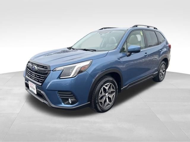 Used 2023 Subaru Forester Premium image 3