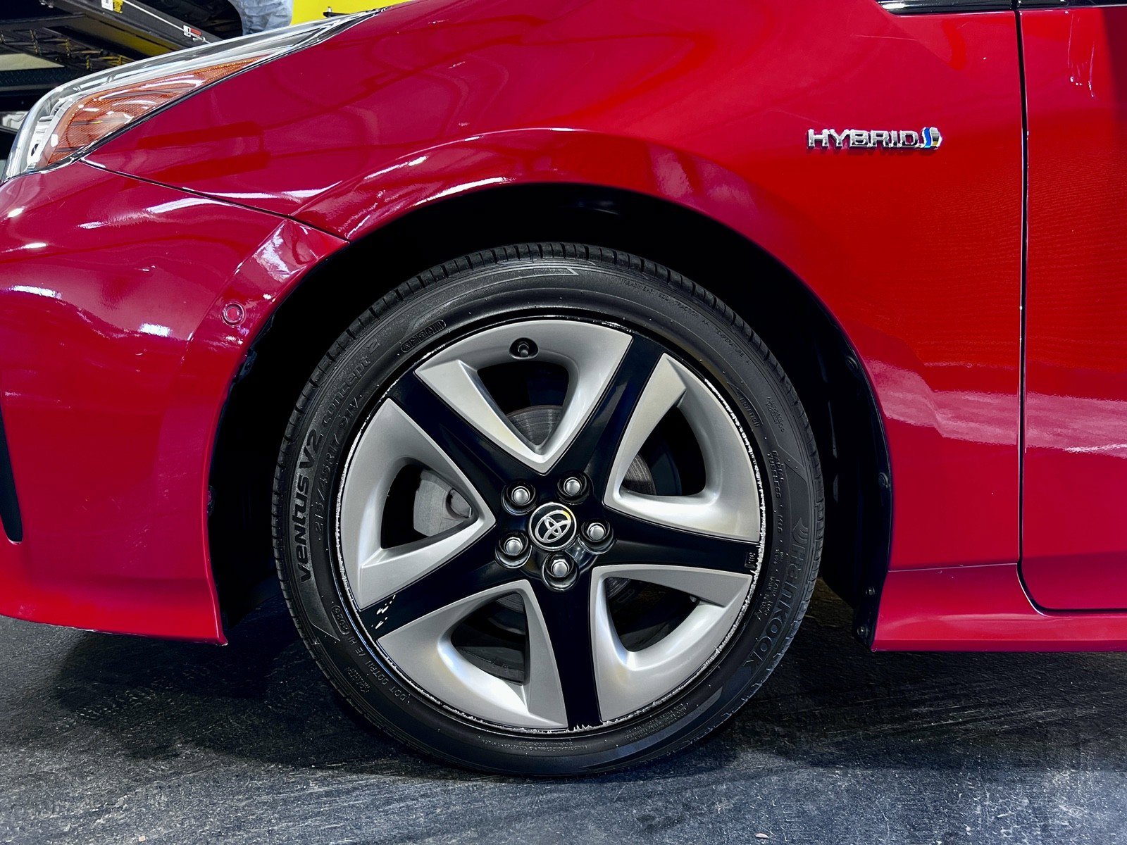 Used 2020 Toyota Prius XLE image 26