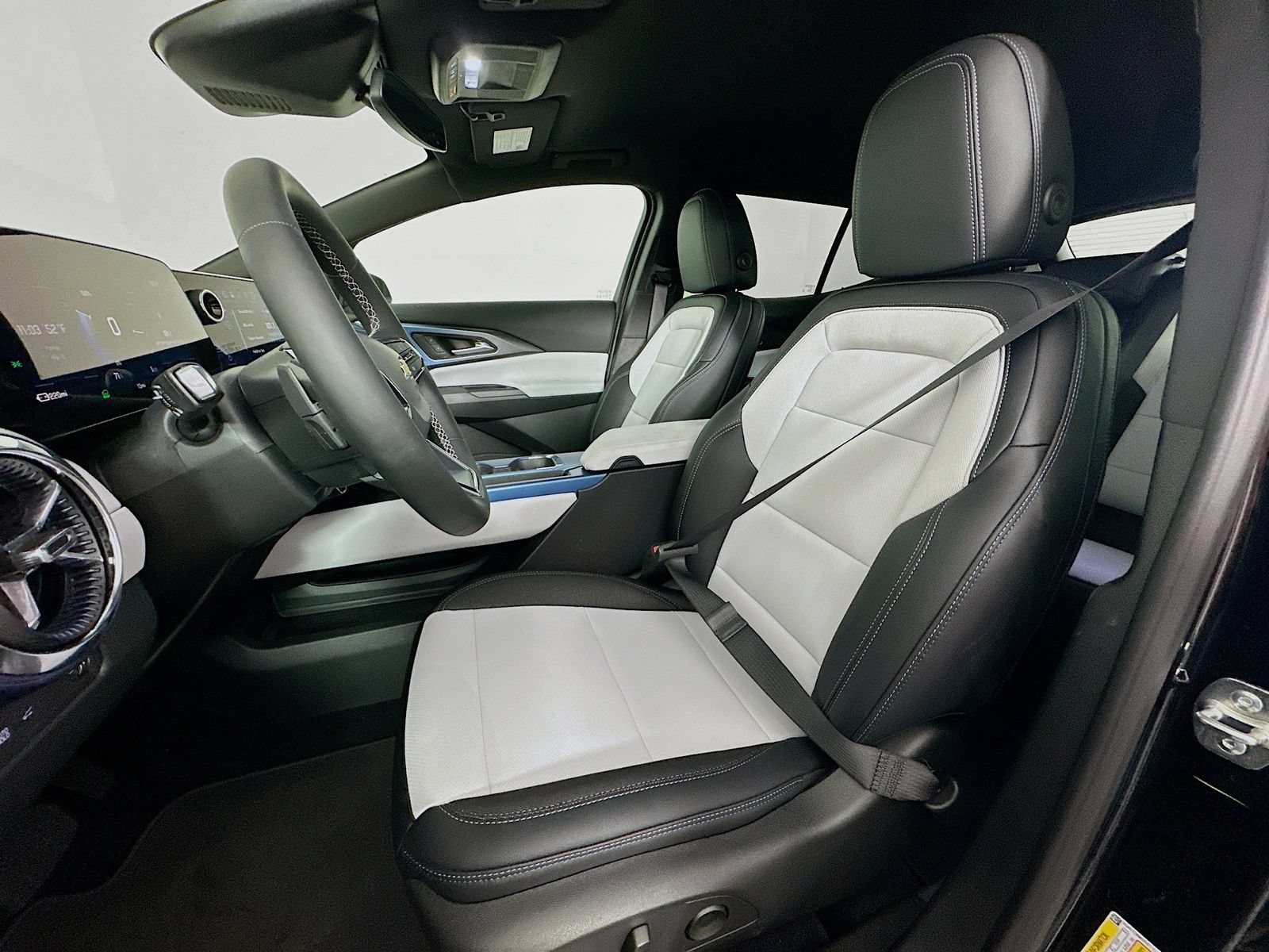 New 2026 Chevrolet Equinox EV LT AWD/4WD image 21