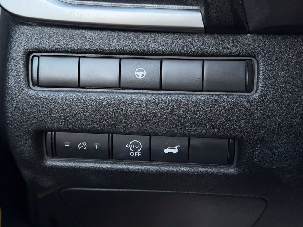 Certified 2025 Nissan Rogue SV AWD/4WD image 27
