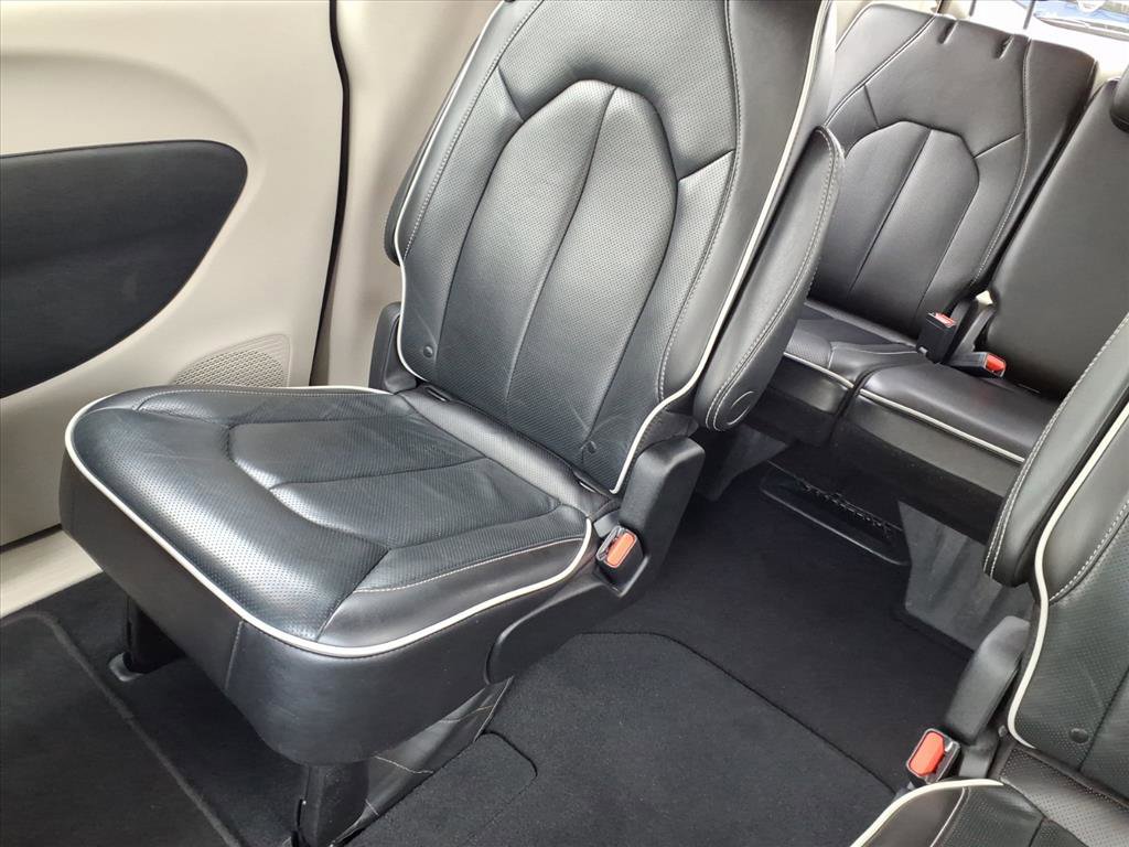 Used 2023 Chrysler Pacifica Limited image 22