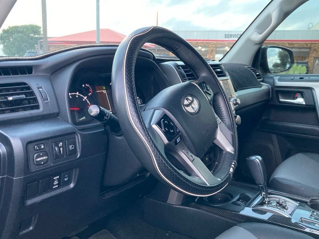 Used 2022 Toyota 4Runner SR5 Premium w/ Moonroof Package RWD image 8