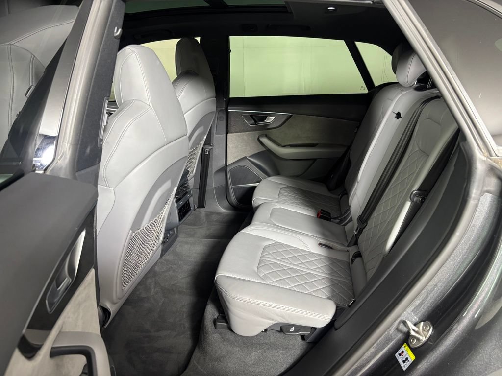 Used 2021 Audi SQ8 Premium Plus w/ SQ8 Black Optic Package AWD/4WD image 30