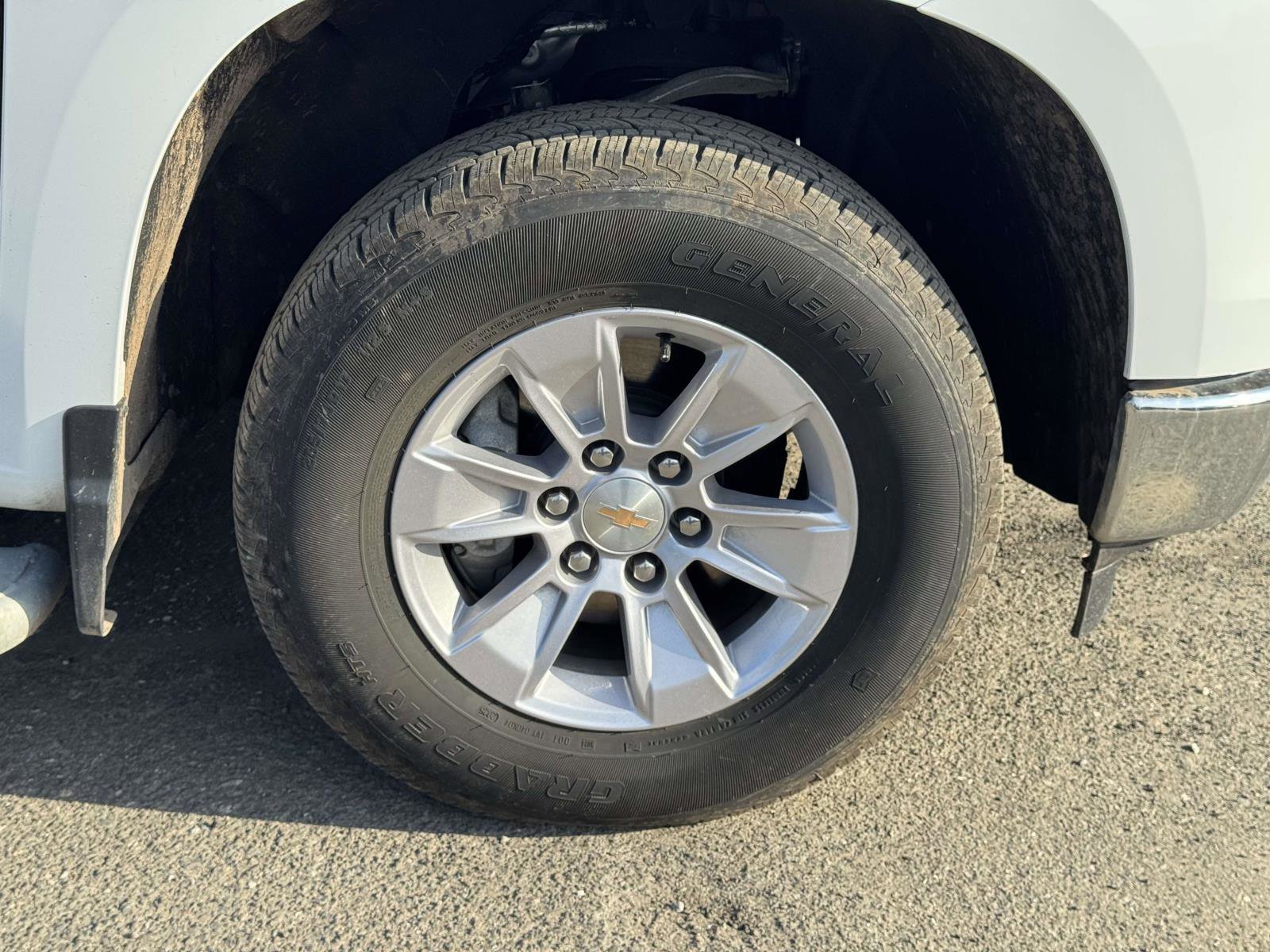 Used 2025 Chevrolet Silverado 1500 W/T image 9