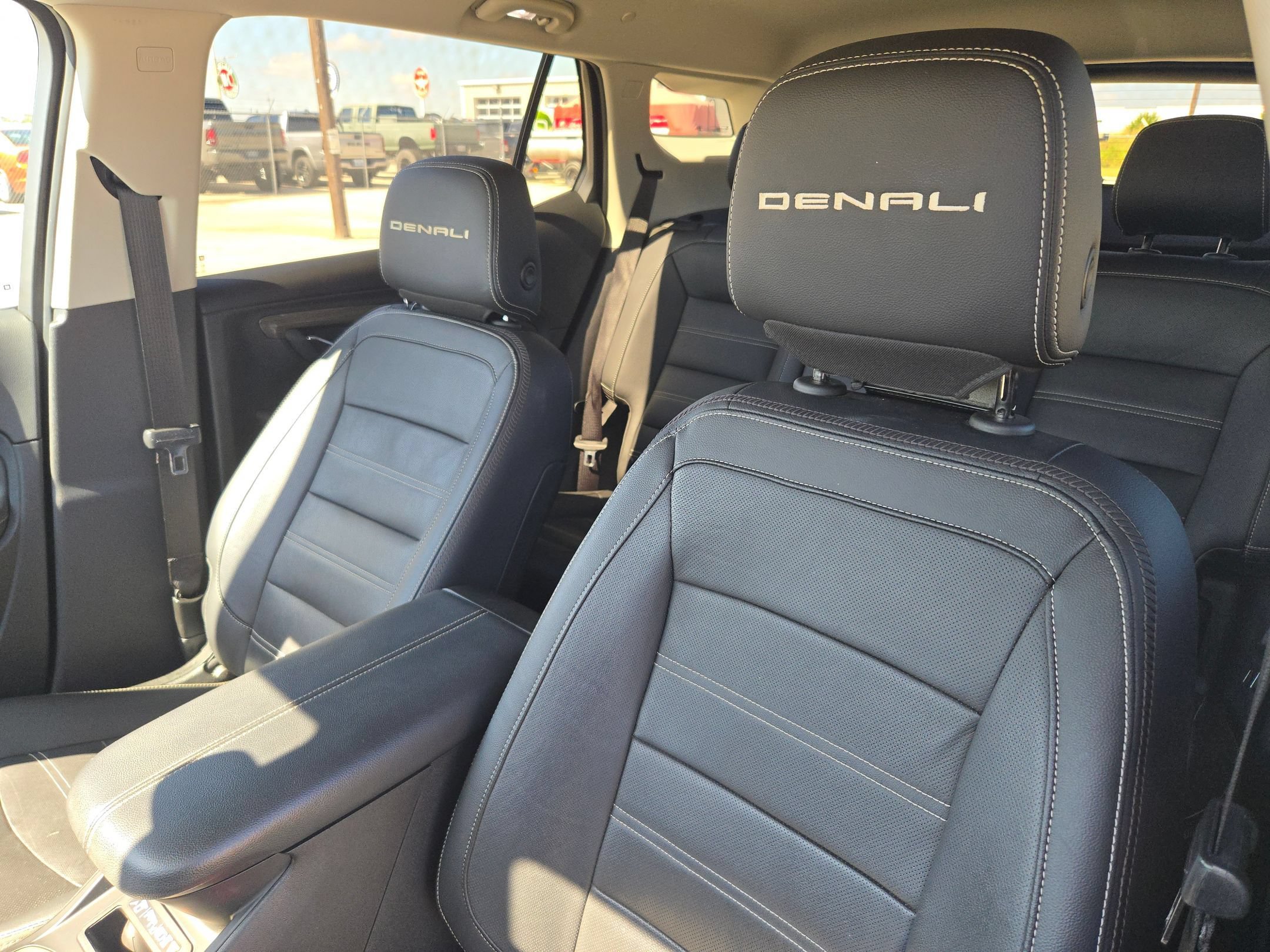 Used 2023 GMC Terrain Denali AWD/4WD image 9