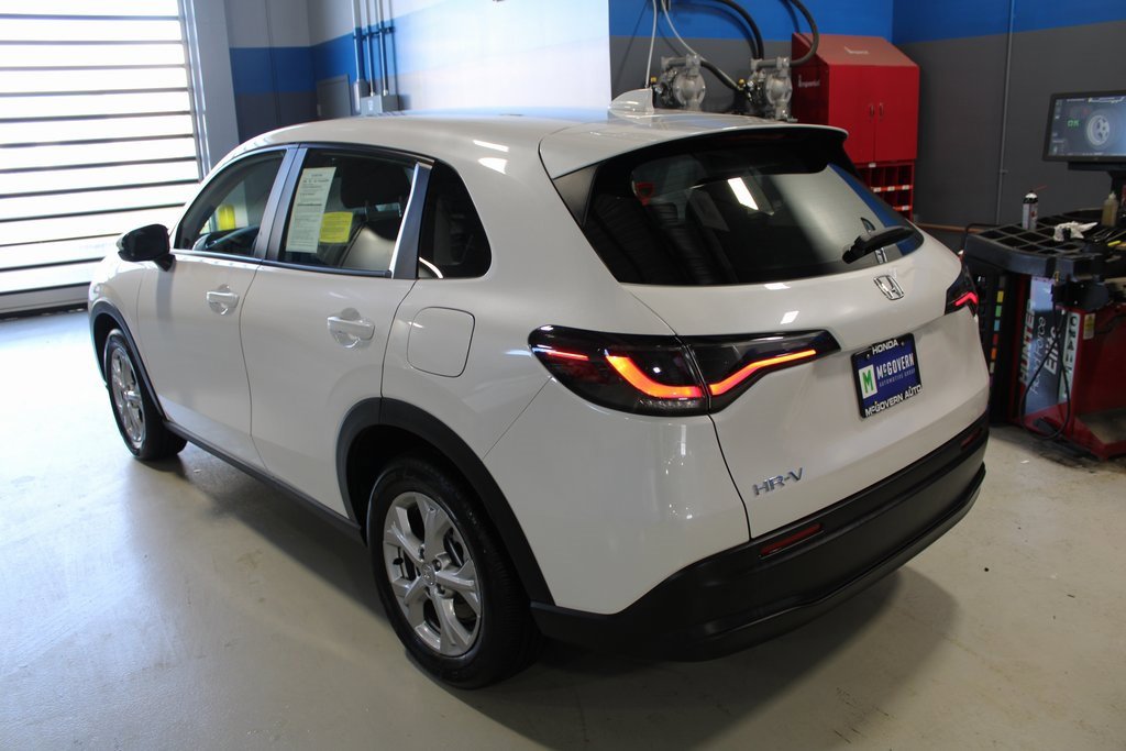 Used 2025 Honda HR-V LX image 39