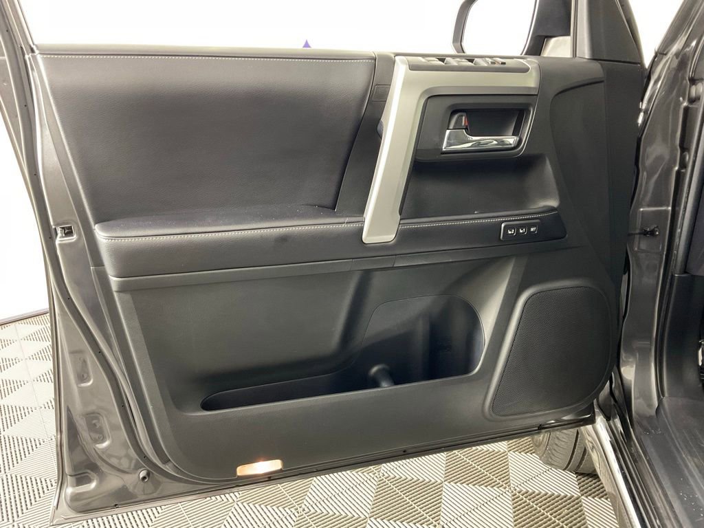 Used 2018 Toyota 4Runner Limited RWD image 12