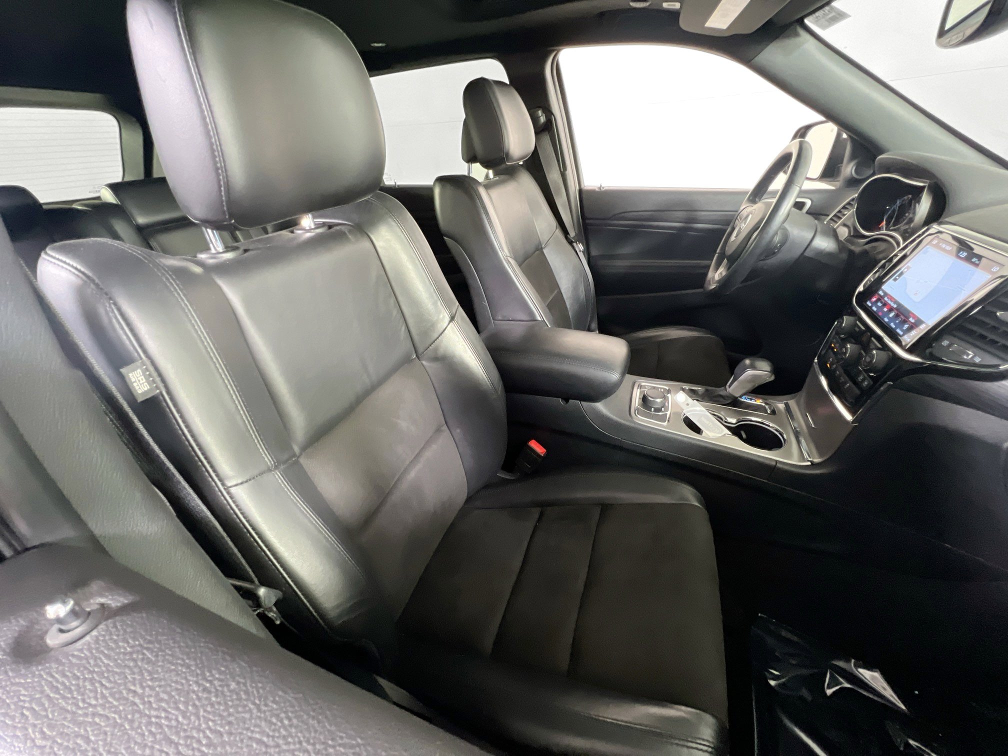 Used 2022 Jeep Grand Cherokee Laredo X image 28