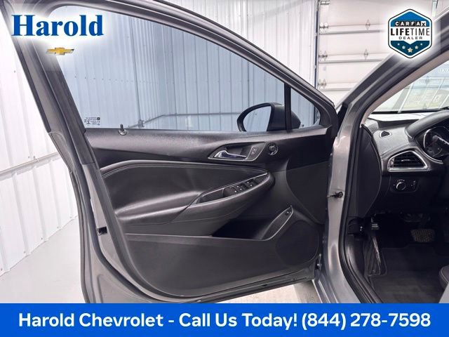 Used 2018 Chevrolet Cruze Premier FWD image 14