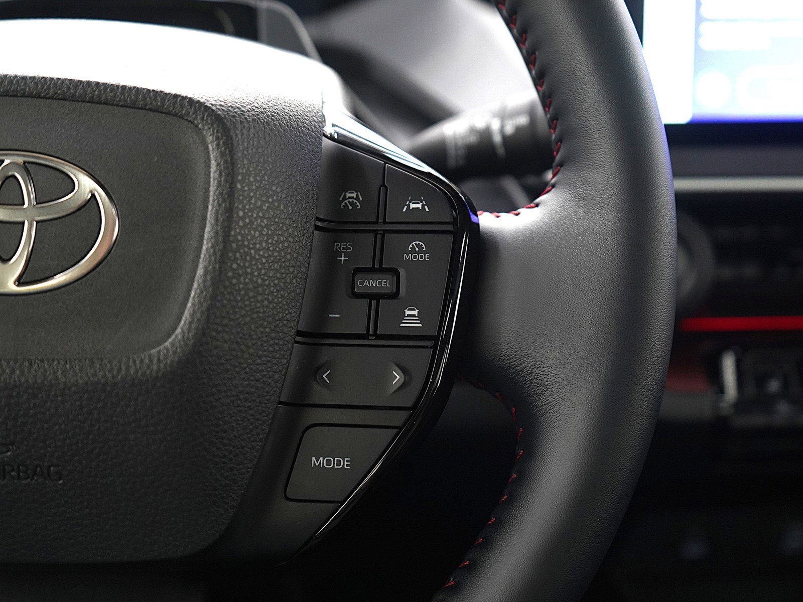 Used 2025 Toyota Prius Plug-In Hybrid image 28